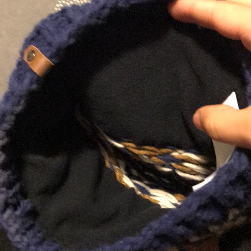 Roxy Toque - Picture 4 of 4